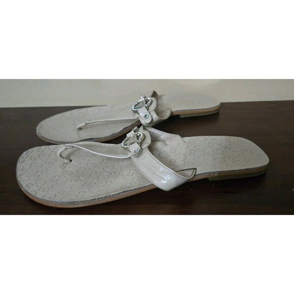Guess T-Strap Thong Sandals Flip Flops Flats Beige Cream Tan Logos Womens Size 7 - Picture 4 of 10
